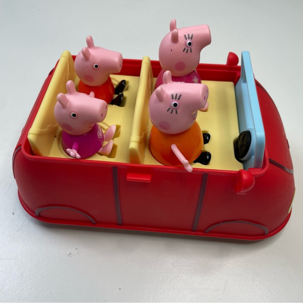Peppa Pig's 4 Seat Red Car Music Vehicle Makes Sounds Includes (4) Pigs